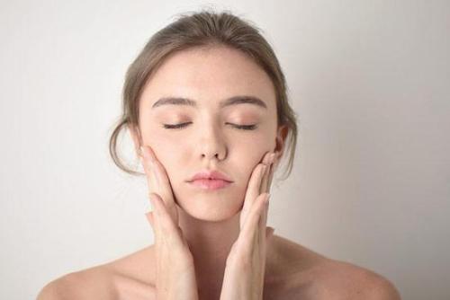 2023長(zhǎng)沙射頻微針祛頸紋權(quán)威醫(yī)生排名前十位(黃鵬、謝磊、婁芳建議打卡收藏)