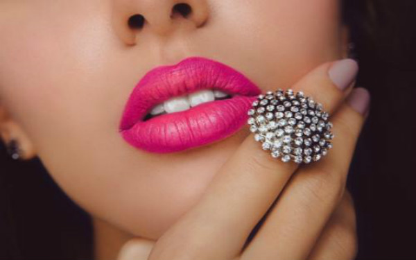 2023珠海外眼角修復(fù)排名榜前十位專家(王繼紅、竺湘云、彭蘭林實(shí)力強(qiáng)勁樣樣精)