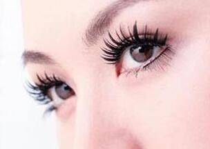 廣州曙光醫(yī)學美容醫(yī)院：修復手部燒傷畸形，潘寧感動轉變