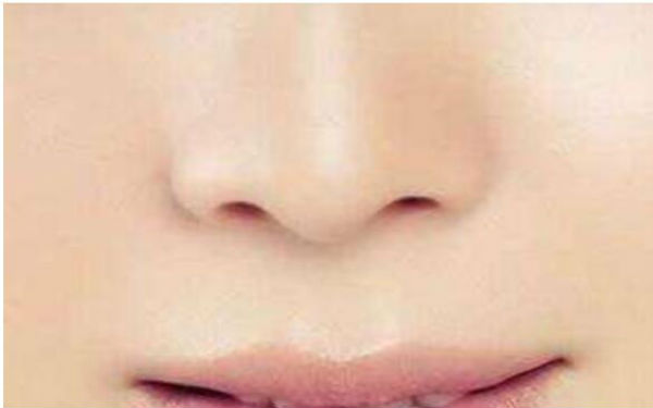 上海熟練修復(fù)鼻部醫(yī)師推薦：袁鹿鹿、何濤、王歷以及另外兩位備受贊譽(yù)醫(yī)師