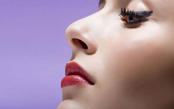 福州海峽區(qū)哪位醫(yī)生在鼻子整形領(lǐng)域享有盛譽(yù)？劉大慶、薛克墘、孫振東的鼻子藝術(shù)在線為參考