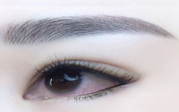 重慶陳德法醫(yī)院：假體隆胸，讓你重拾自信美！