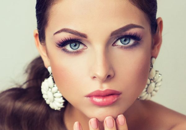 雙眼皮手術(shù)后應(yīng)注意些什么？雙眼皮術(shù)后如何減輕疤痕增生？