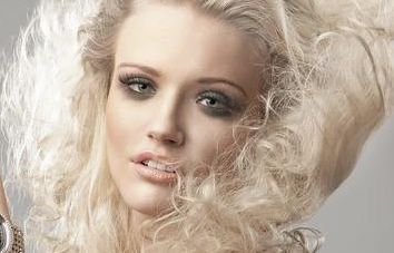 蘭州崔大夫引領(lǐng)時(shí)尚！謝雯雙眼皮魅力再現(xiàn)