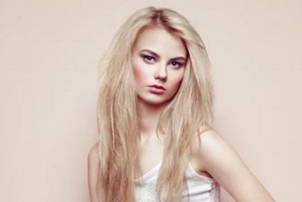 素顏光 vs. 光子嫩膚：哪個(gè)更適合你的肌膚？