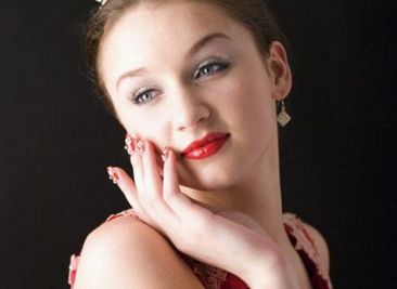 曹仁昌雙眼皮短療程費用詳解，實例亮相！專家資質(zhì)有目共睹