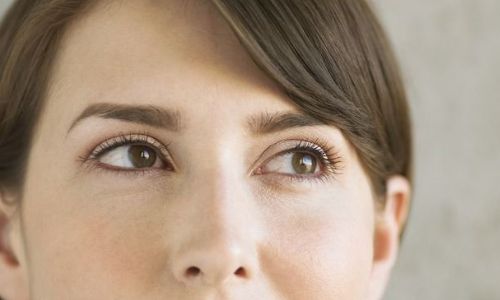 《如何選擇適合自己的雙眼皮手術(shù)？全面解讀醫(yī)生背景和成功案例！》