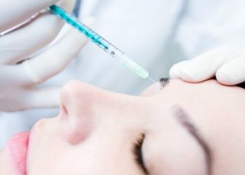 鄭州華領(lǐng)整形醫(yī)院專家榜單，備受關(guān)注的頂尖醫(yī)館實力傲人！