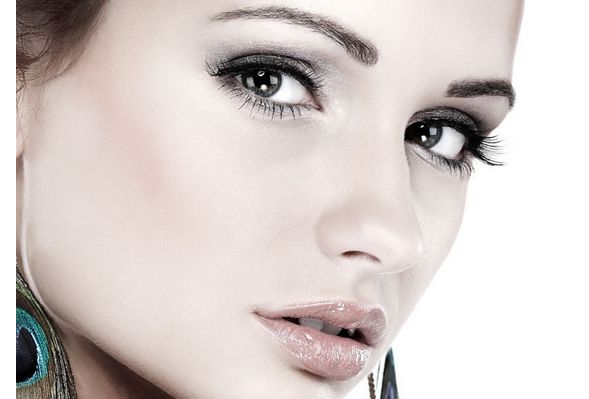 武漢中翰李哲雙眼皮技術(shù)絕佳！讓你恢復(fù)雙眼魅力的秘密