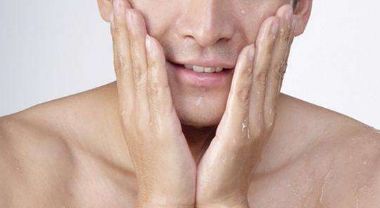 鄭州麗天醫(yī)療美容門(mén)診部王青主任介紹：受追捧的背后，口碑如何？