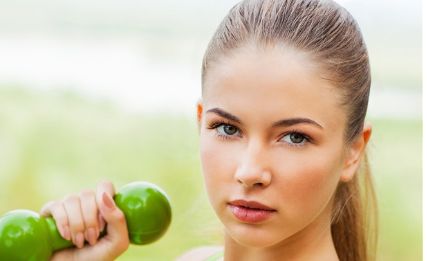 鄭州第二附屬醫(yī)院楊麗：結(jié)巴變迷人，雙眼皮術(shù)為您解決！