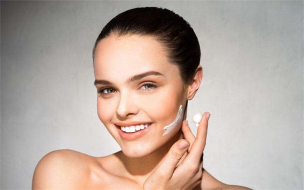 重慶陳亮醫(yī)生如何進(jìn)行下頜角整形？獨(dú)特案例揭秘！