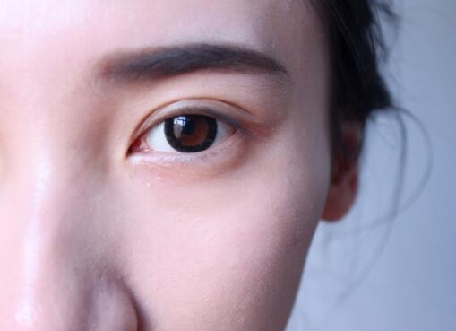 華西醫(yī)院隆胸效果如何？坐診醫(yī)生的專業(yè)口碑如何？