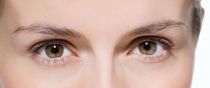 杭州新清吟醫(yī)療美容門診部專家的雙眼皮割除過(guò)程詳解，令人贊嘆！