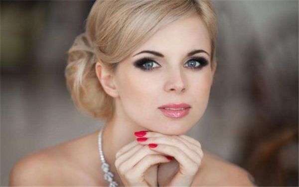 驚！蘇薇潔的雙眼皮照片驚艷呈現(xiàn)，專(zhuān)家手術(shù)效果驚人！