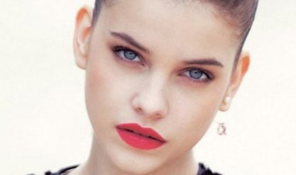 成都美容整形醫(yī)院的馮春雨醫(yī)生：魅力翻倍，立體隆胸事例解析