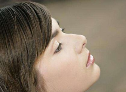 自體脂肪填充手術(shù)專家?guī)泐I(lǐng)略鄭州醫(yī)療服務(wù)的獨(dú)特魅力！