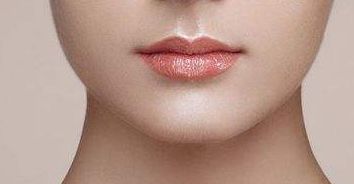 廣州乳房隆胸技術(shù)排名對(duì)比：唐志榮與許揚(yáng)濱墻推引發(fā)較大關(guān)注