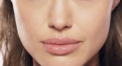 廖懷偉的個人經(jīng)歷與醫(yī)療技術(shù)評估：隆鼻案例照片展示