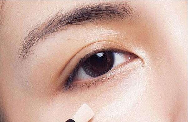 西安醫(yī)學(xué)院附屬醫(yī)院醫(yī)學(xué)美容科價(jià)格表收費(fèi)費(fèi)用均價(jià)一覽：整形手術(shù)貴嗎？哪些項(xiàng)目適合學(xué)生黨？