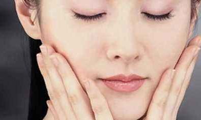 上海隆胸手術(shù)，如何選擇靠譜醫(yī)生？6大要點幫你避免冒險！