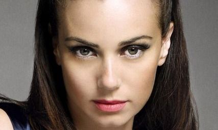 假體隆胸切口位置探討 與鄭州華美孔令偉隆胸案例分析