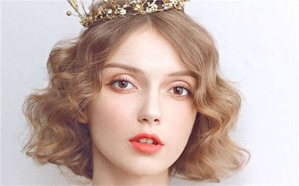 洛陽有哪些醫(yī)生擅長墊眉弓手術(shù)？宋俊嶺醫(yī)生在國內(nèi)外醫(yī)學(xué)期刊發(fā)表多篇相關(guān)論文