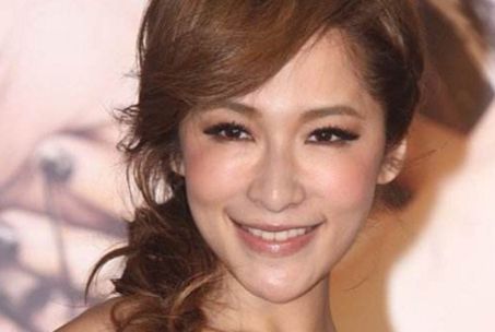 隆胸權(quán)威大PK：栗勇與徐占鋒，孰勝一籌？