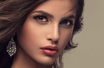 去重慶做曼托假體隆胸，選擇張梅醫(yī)生還是徐鐸院長(zhǎng)？