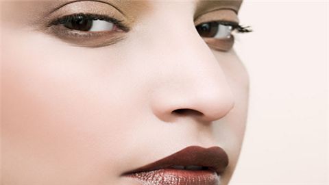 【深度對(duì)比】長沙雅美整形與愛思特，真實(shí)網(wǎng)友評(píng)價(jià)暴露了哪些差距？