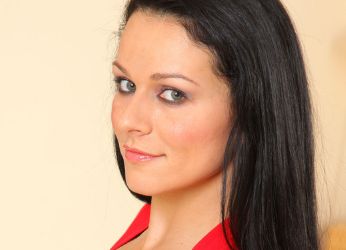 長沙哪家醫(yī)院是膨體墊下巴整形排行榜上的佼佼者？