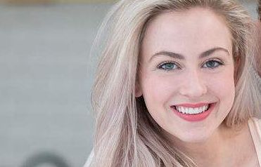 蔣海越：1965年出生，耳朵手術專家現(xiàn)仍從事手術工作