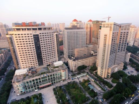 重慶醫(yī)科大學附屬醫(yī)院整形美容中心