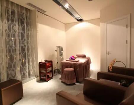 貴陽甄美紀(jì)醫(yī)療美容門診部