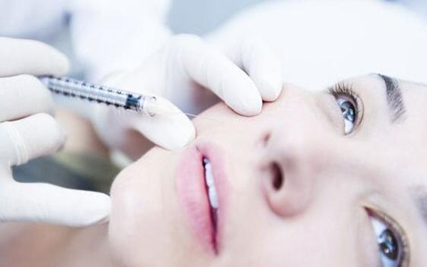 重慶整形醫(yī)院綜合評(píng)價(jià)：公私醫(yī)美實(shí)力大PK，誰強(qiáng)誰說了算！