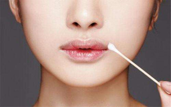 重慶硅膠隆鼻修復醫(yī)生