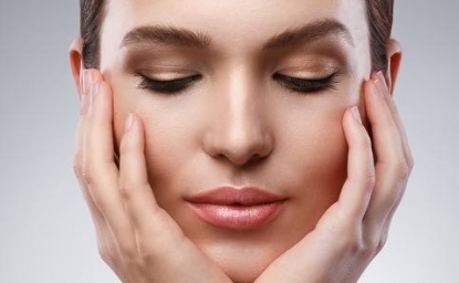 2023年青島哪些醫(yī)院在玻尿酸打鼻唇溝領(lǐng)域備受矚目？整形美容機(jī)構(gòu)前十名概覽！