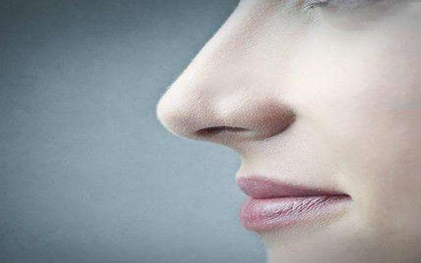 2023遵義哪家醫(yī)院對玻尿酸額頭整形技術(shù)有口碑？遵義市夏季要去哪家醫(yī)院做正規(guī)玻尿酸額頭整形？