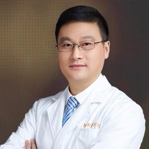  南京美貝爾黃名斗肋軟骨隆鼻案例展示