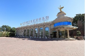 北京玲瓏梵宮醫(yī)療美容醫(yī)院做雙眼皮修復(fù)有什么優(yōu)點(diǎn)？雙眼皮修復(fù)有風(fēng)險(xiǎn)嗎？