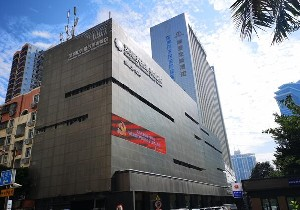 深圳陽(yáng)光整形激光祛眼袋安全嗎？效果如何？