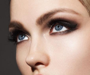 唐山頤安娜醫(yī)療美容門診部激光祛黑眼圈