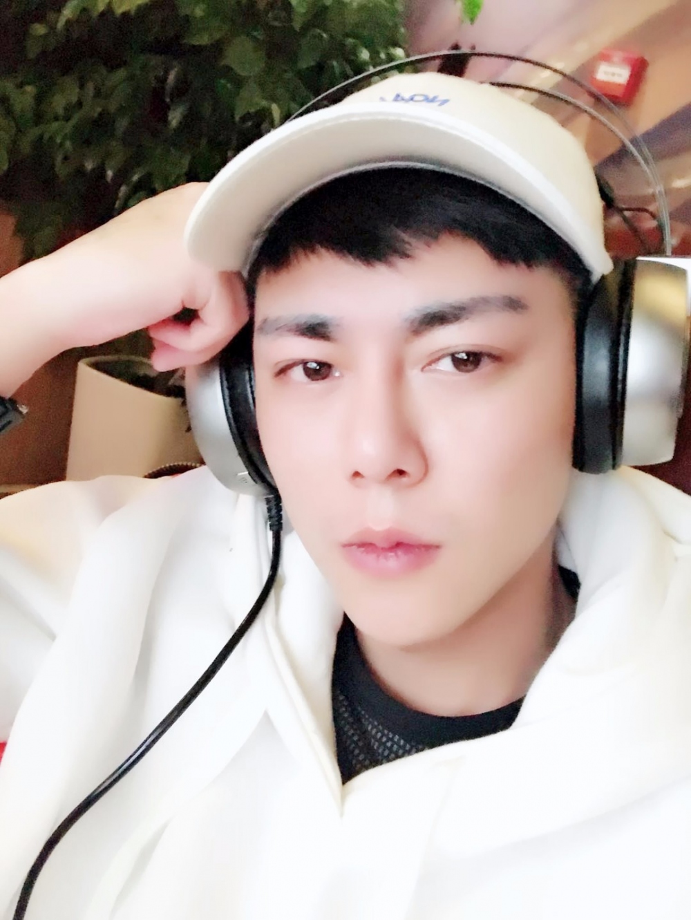 濟(jì)寧名美醫(yī)療整形醫(yī)生李唯少假體隆鼻+耳軟骨墊鼻尖真實案例效果對比圖 濟(jì)寧名美醫(yī)療整形醫(yī)生李唯少假體隆鼻+耳軟骨墊鼻尖真實案例效果對比圖