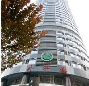 重慶醫(yī)科大學附屬第二醫(yī)院吸脂去眼袋效果如何？術后會復發(fā)嗎？