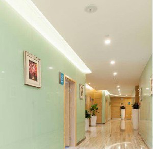 重慶聯(lián)合麗格美容醫(yī)院激光祛眼袋效果如何？安全嗎？