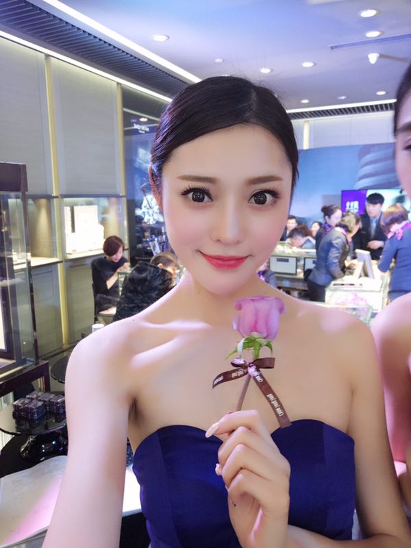 鄭州童一顏整形醫(yī)生李永勝做假體隆鼻+耳軟骨隆鼻案例效果對比圖 鄭州童一顏整形醫(yī)生李永勝做假體隆鼻+耳軟骨隆鼻案例效果對比圖