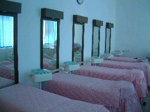 武漢市第三醫(yī)院鼻翼縮小術(shù)后注意事項(xiàng)？安全嗎？