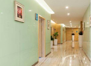 重慶聯(lián)合麗格醫(yī)院自體脂肪隆下巴的優(yōu)勢？價(jià)格貴嗎？