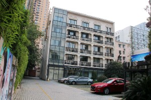 上海伊美爾港華醫(yī)療美容醫(yī)院做假體隆鼻怎么樣？