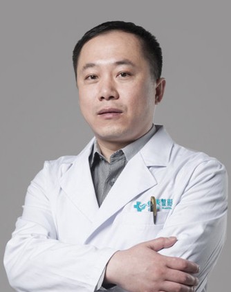 桂林華美醫(yī)療美容門診部史迎軍醫(yī)生